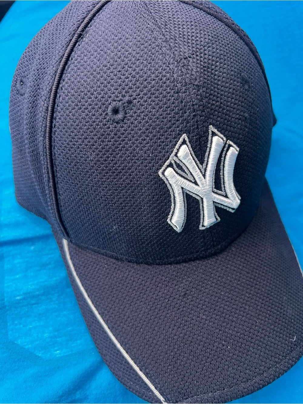 New Era Navy Blue New York Yankees Cap with White Logo